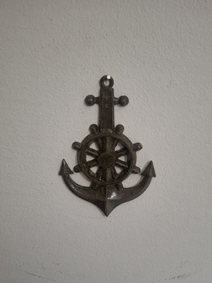 Vintage brass nautical wall decoration anchor with ship wheel
