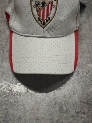 Umbro hat new, white and red, one size