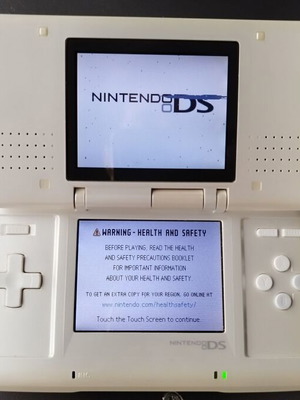 Nintendo DS Phat Pearl White μεταχειρισμένο με USB φορτιστή και καμμένα pixel