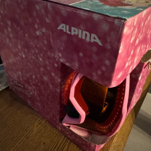 Alpina Carat Set Disney kids ski and snowboard helmet Rapunzel like new with goggles