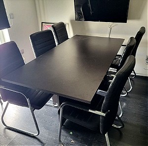 Τραπέζι συνεδριάσεων και καρέκλες να φύγει!