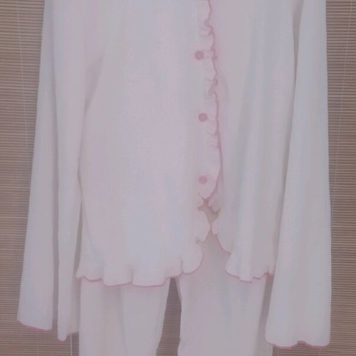 Pajama set with ruffles like new, ecru and pink, size M