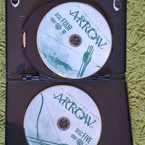 Arrow DVD new, first season with subtitles