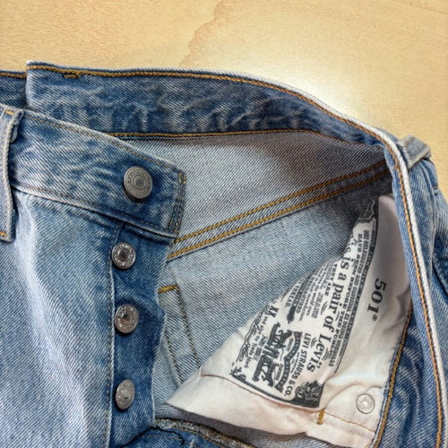 Levi’s 501 shorts like new, size W28, blue