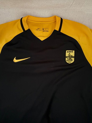 Aris Nike jersey size M, like new, authentic