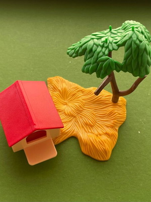 Playmobil birdhouse with tree like new