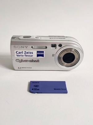 Sony Cybershot DSC-P100 5.1MP ψηφιακή φωτογραφική μηχανή μεταχειρισμένη με κάρτα SD 32MB