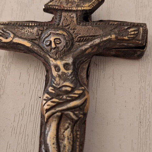 Cross pendant with octagonal chain, Artekko