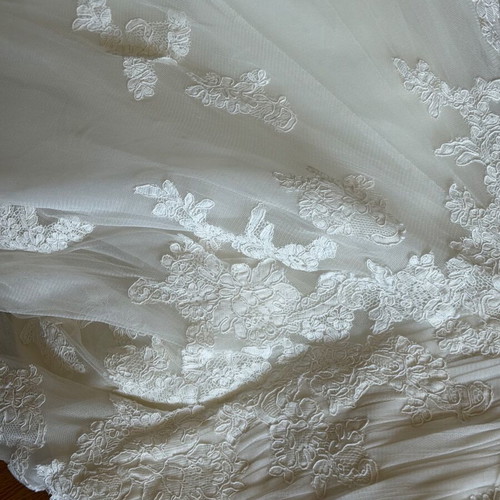 Pronovias wedding dress used, lace and French tulle, sizes 36-38