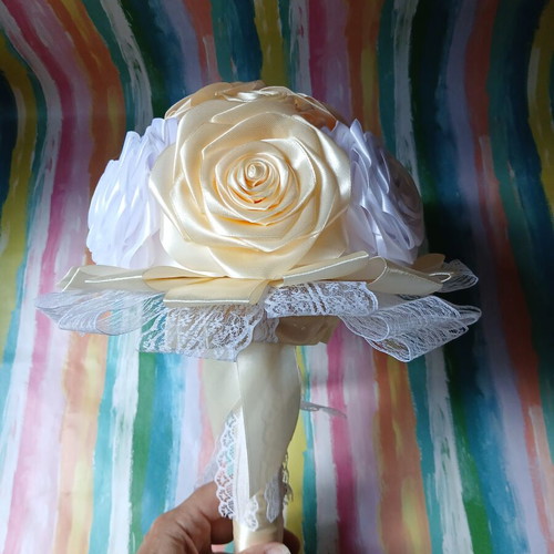 Bouquet wedding type with satin roses, new