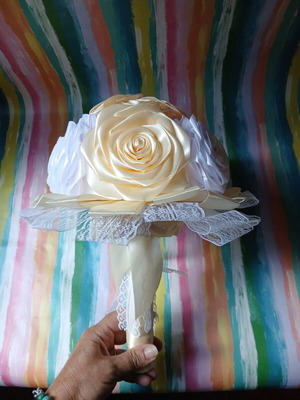 Bouquet wedding type with satin roses, new