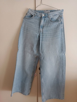 Bershka wide leg jeans like new, size 36, light blue