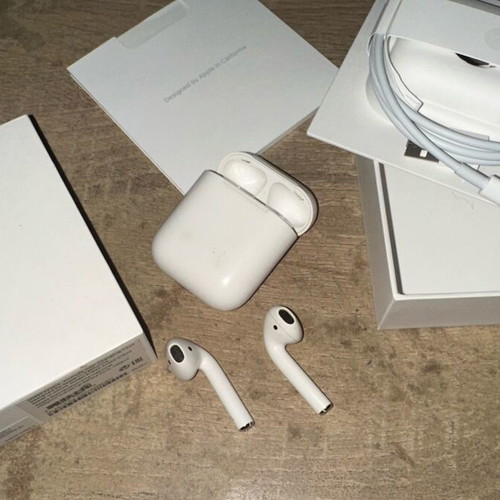 Apple AirPods 1 2nd Generation used, for parts only