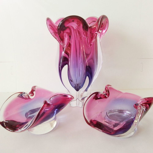 Set Murano vase and 2 ashtrays like new, pink-blue