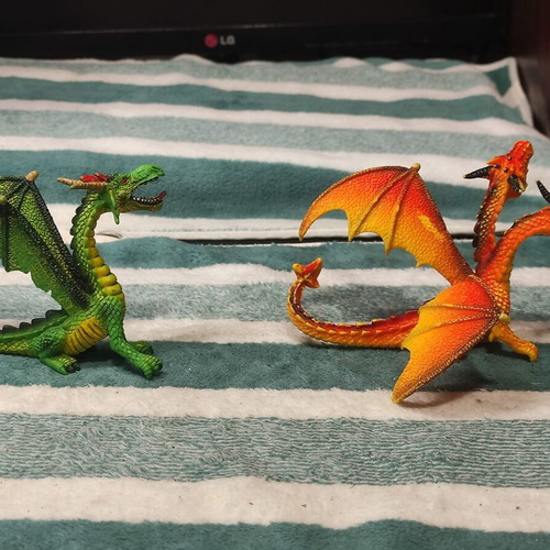 Bullyland dragon figures set used, two pieces