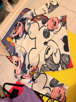 Mickey Mouse sweater used, colorful, size L