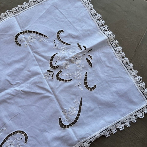 Handmade Semen linens new in excellent condition