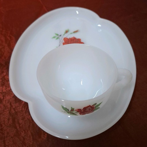 Vintage porcelain plates with cups new set with roses