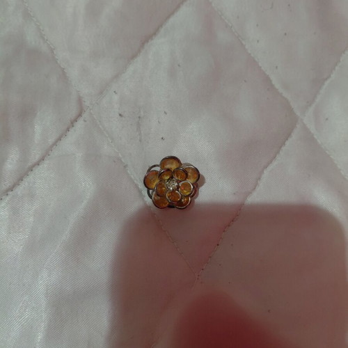 Flower pin like new, orange