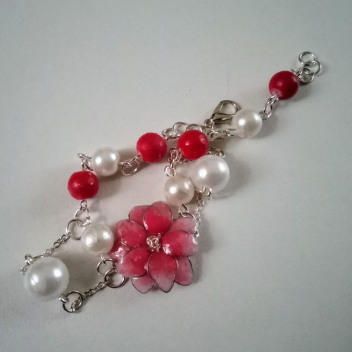 Handmade Spring bracelet new with red and white pearls