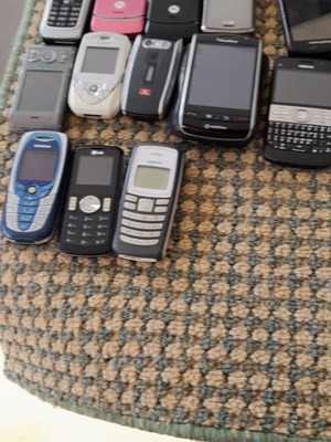 Used old cell phones pack of 12, Samsung