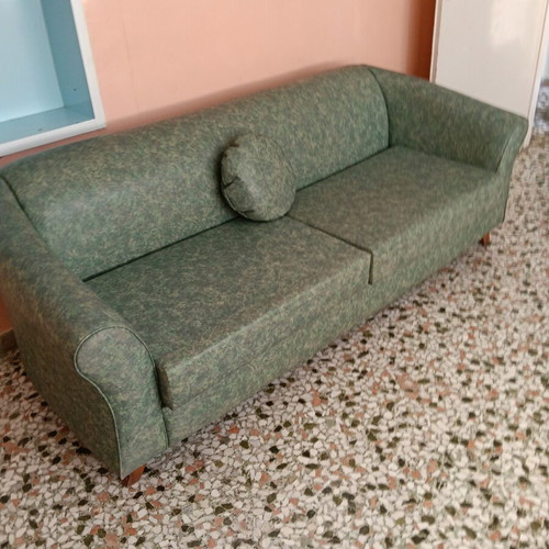 Sofa 4-seater used in excellent condition