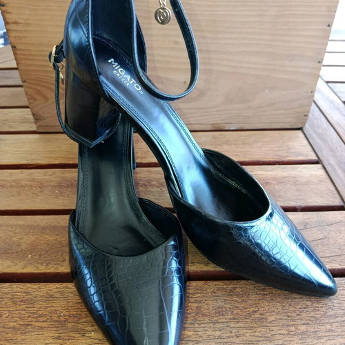 Migato black pumps with croc pattern and ankle strap, like new, size 40
