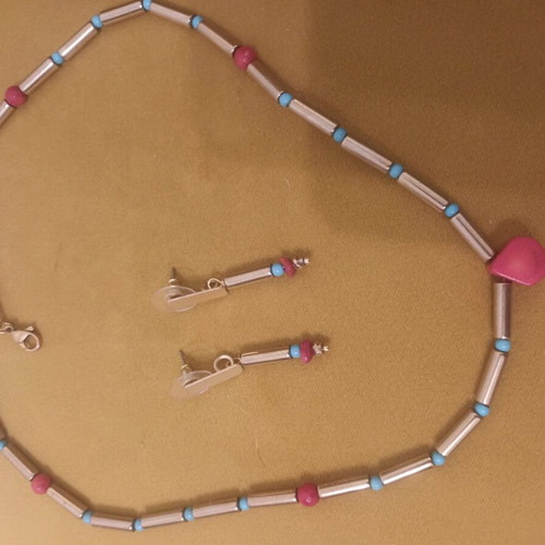 Handmade jewelry set like new, colorful earrings unused