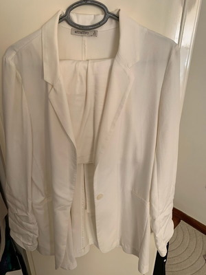 Attrattivo white blazer and shorts set new