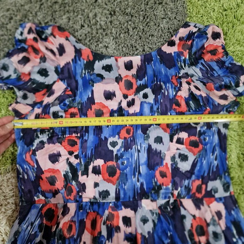 River Island dress with floral pattern, size L, like new