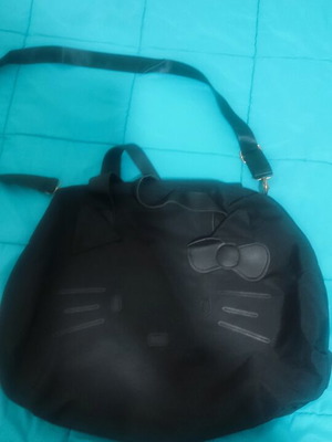 Hello Kitty shoulder bag like new, black