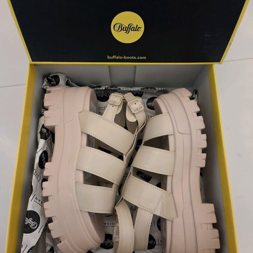Buffalo Gladiator beige sandals like new, leather, size 38