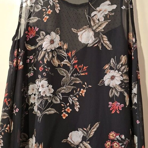Lynne Floral Sleeveless Top like new with transparency