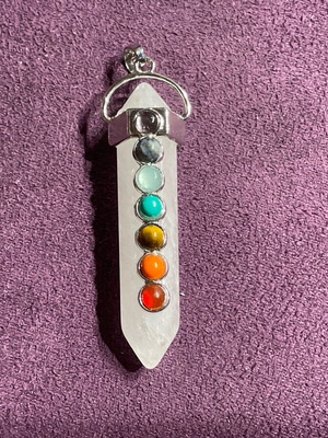 Quartz pendant 7 chakras