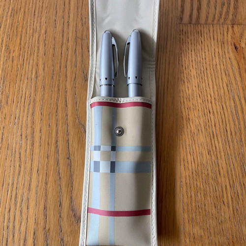 Pen and mechanical pencil set with pouch new
