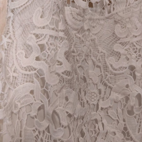 Lace dress with back opening like new, size M