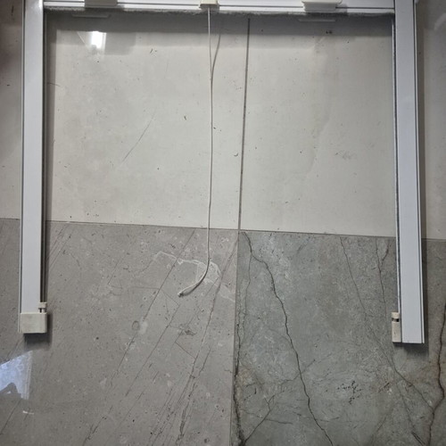 Automatic Aluminum Vertical Rolling Screen 75x79 cm, like new, white electrostatic paint