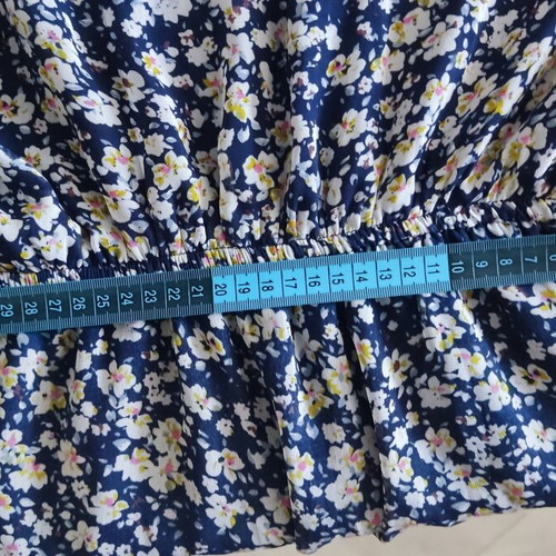 Floral summer dress with adjustable straps, like new, size M