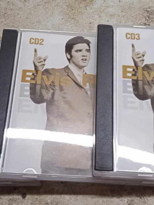 Elvis 3 CD in their case new