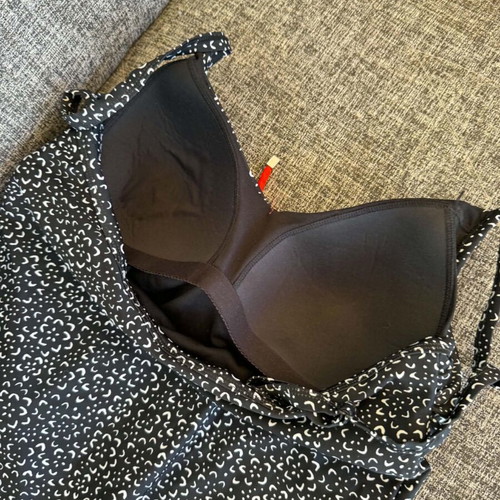 Gina Benotti one-piece swimsuit like new, size M, black and white