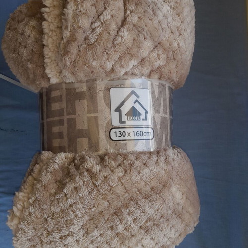 Decorative throw blanket for armchair, beige, popcorn texture