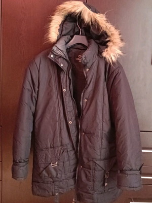 Μπουφάν 3XL πολύ ζεστό με μεγάλες τσέπες και γούνα στην κουκούλα