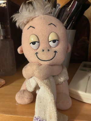 Plush doll like new