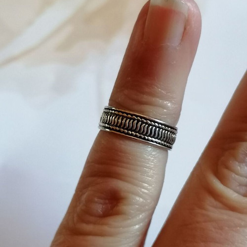 925 Silver Toe Ring with Linear Embossed Designs new