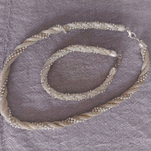 Jewelry set with matching necklace and bracelet like new