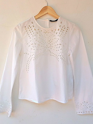 Zara памучна блуза неизползвана, бяла с прорязана бродерия