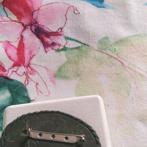 Vintage handmade brooch like new