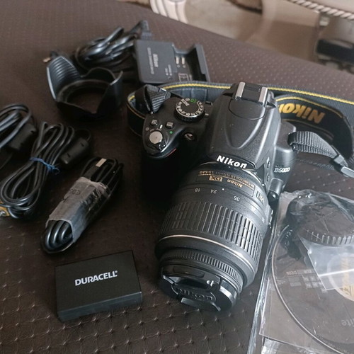 Nikon D-5000 DSLR σαν καινούργιο με μπαταρία και τσάντα μεταφοράς