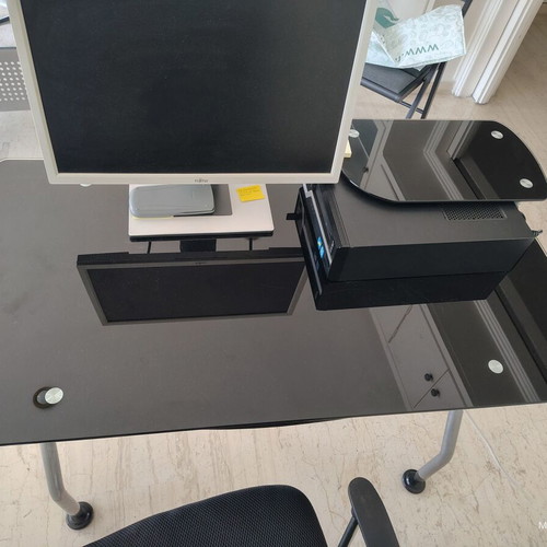 Glass desk used 1.20x0.80 m
