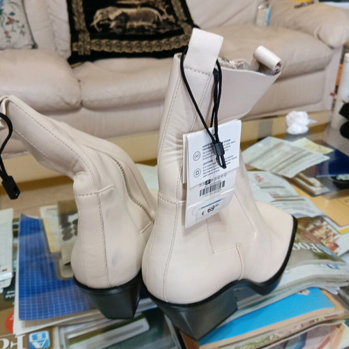 Zara leather ankle boots new with tag, beige